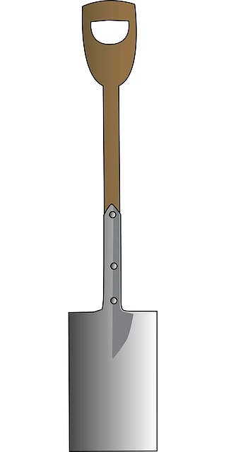 GARDEN SPADE